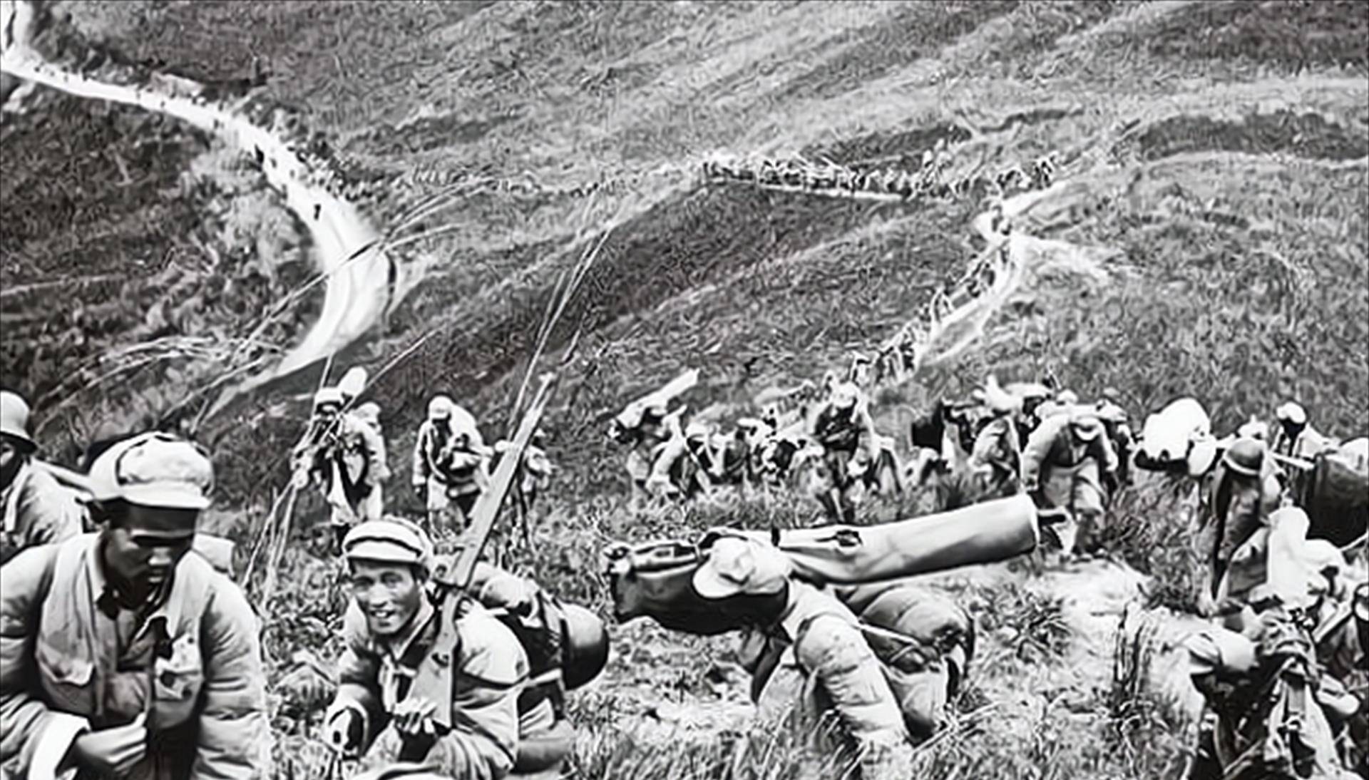 淮海战役期间,国民党黄维兵团被我军围困在双堆集地区,眼见败局已定