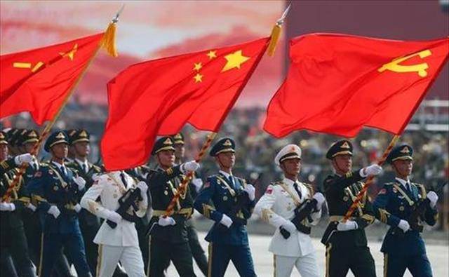 三军仪仗队使用的礼宾枪都是真枪吗为何总是咔咔响