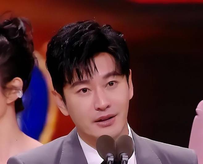 46岁黄晓明和62岁刘德华,谁才是真正的不老传说?_形象_年龄_魅力