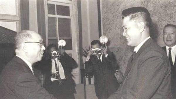 原创李显斌驾机叛逃同机的廉宝生被定为叛徒家属坚称他是烈士