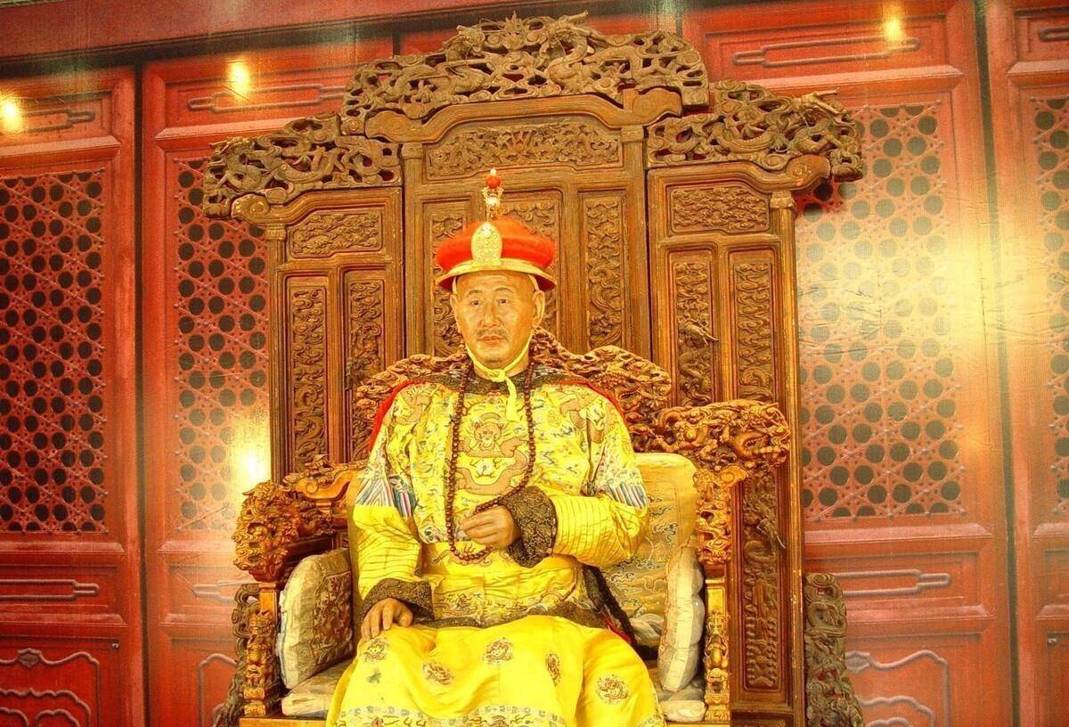 顺治病重,这个外国人说了一句话,让康熙顺利当上皇帝_汤若望_玄烨_皇位