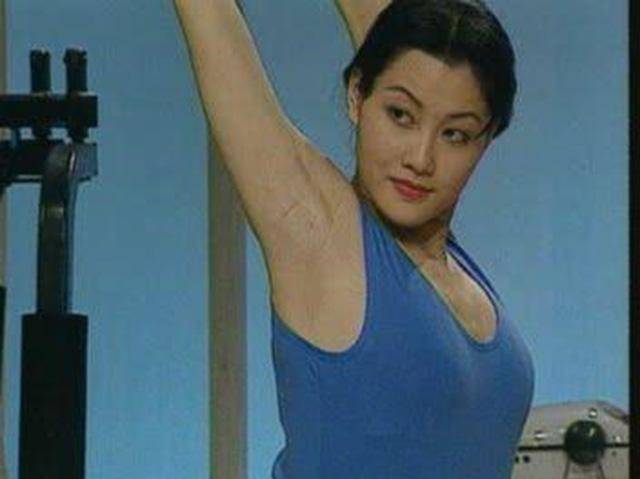 原创健美皇后马华41岁去世5年后享受正军职待遇的父亲随她而去