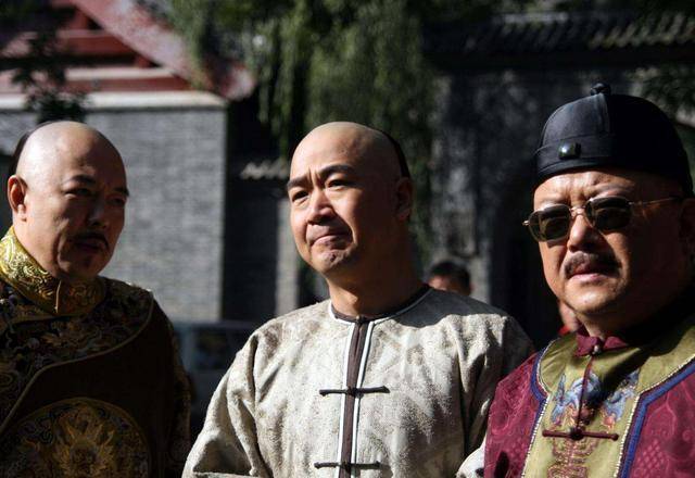 乾隆微服路遇算命大师算完离开不远便下旨杀了这算命的