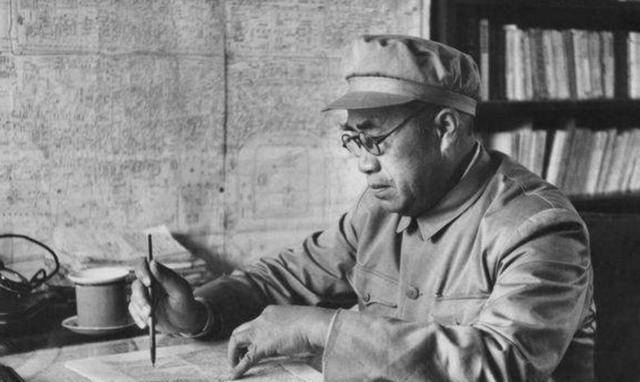 司令员暗访部队,炊事员以为他是伙夫,让其帮忙做饭,后来如何_孙毅