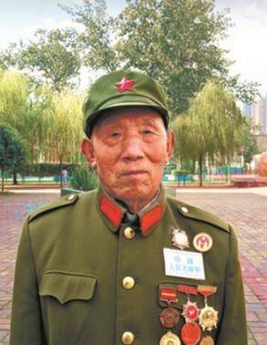 经过一系列核实,雷宝森的身份得到了证实,一直以来苦苦寻找他的李文耀