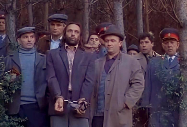 剧照1994年,苏联总统叶利钦亲自签署了一张特赦令,他不知道,他所特赦