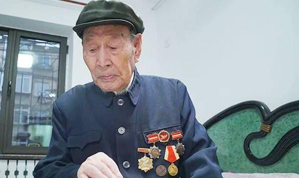 原型:曾率部全歼北极熊团,如今93岁高龄仍硬气_李昌言_孙庆三_敌方