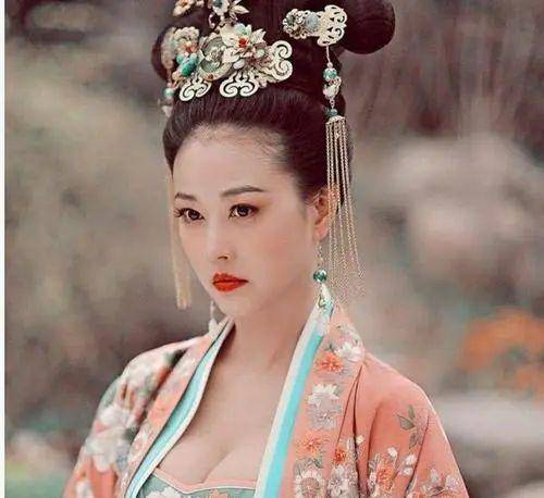 后来李世民看中了阴世师的女儿,纳其为妃,阴家咸鱼翻身,阴弘智成了