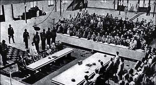 原创为什么冈村宁次在投降仪式上没有当场缴出佩刀现在却出现好几把