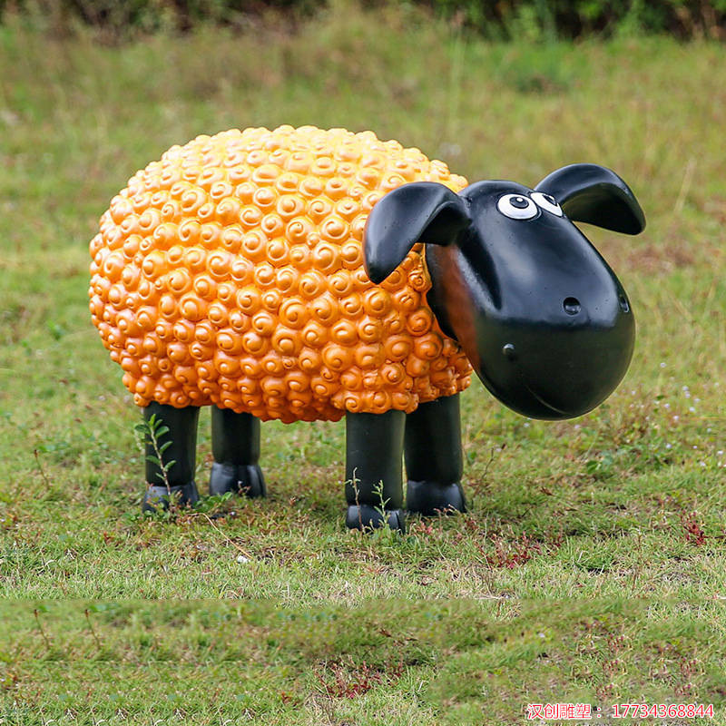 玻璃钢卷毛肖恩羊雕塑草坪动物装饰雕塑