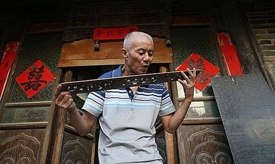 原创2007年河南老人为保祖宅扬言百亿不卖如今却成为博物馆馆长