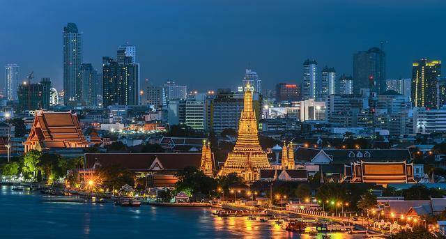 其实,与韩国,泰国相比较,印尼首都雅加达的人口压力还是相对较少的.