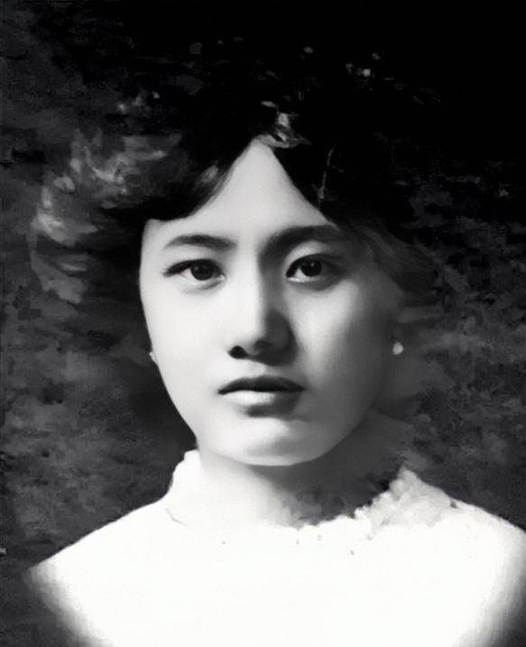 在这里生长的董竹君,锦江酒店的创始人,一生自然也极富传奇色彩.