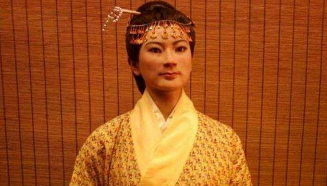 千年前的藕片汤,开盖瞬间便消失不见,好在摄影师手快_辛追_长沙_刘邦