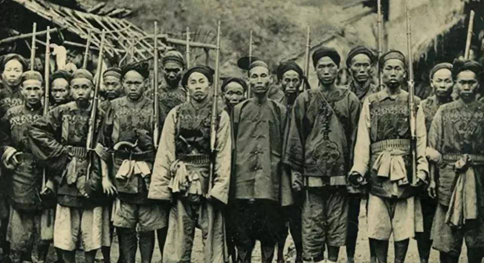 原创绿营为什么打不过太平军你看军官和士兵间的关系就知道了