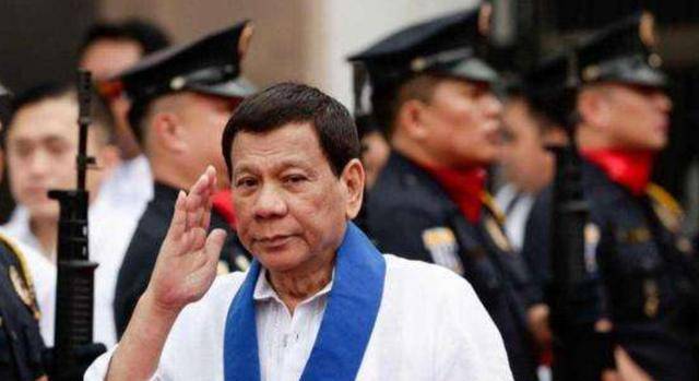 四年击杀6千毒贩,被告上国际法庭,杜特尔特:为国入狱_