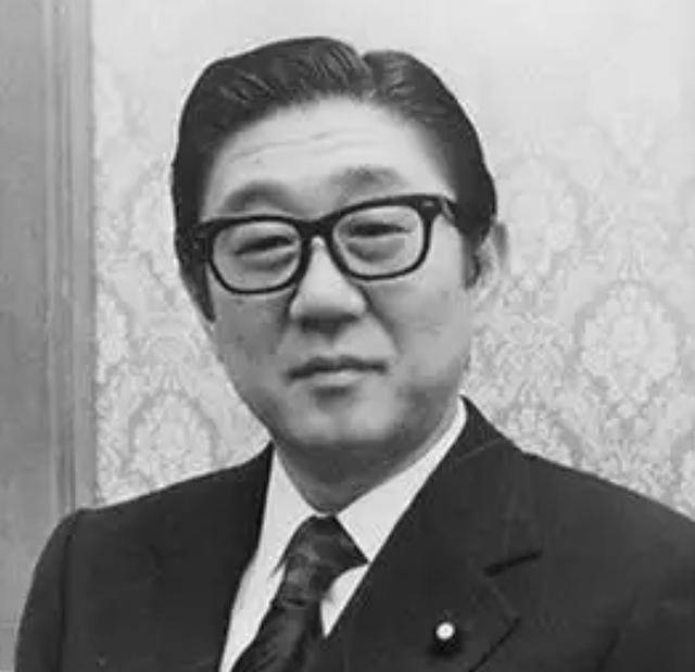 原创安倍晋三94岁的母亲野心勃勃父亲儿子皆首相却败给无子儿媳