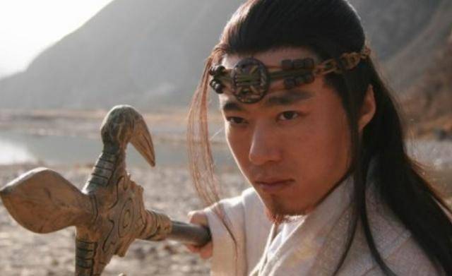 第四个是韦护,这个人的能力也不简单,他的师傅是同为十二金仙的道行