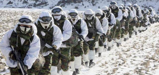 是说,在日常演习的时候,美国人都可以让韩国士兵走在队列前方(当炮灰)