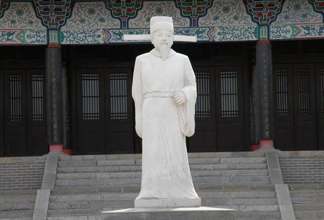 修建岳阳楼,利用好友写赞美诗,巨贪滕子京的洗白之路