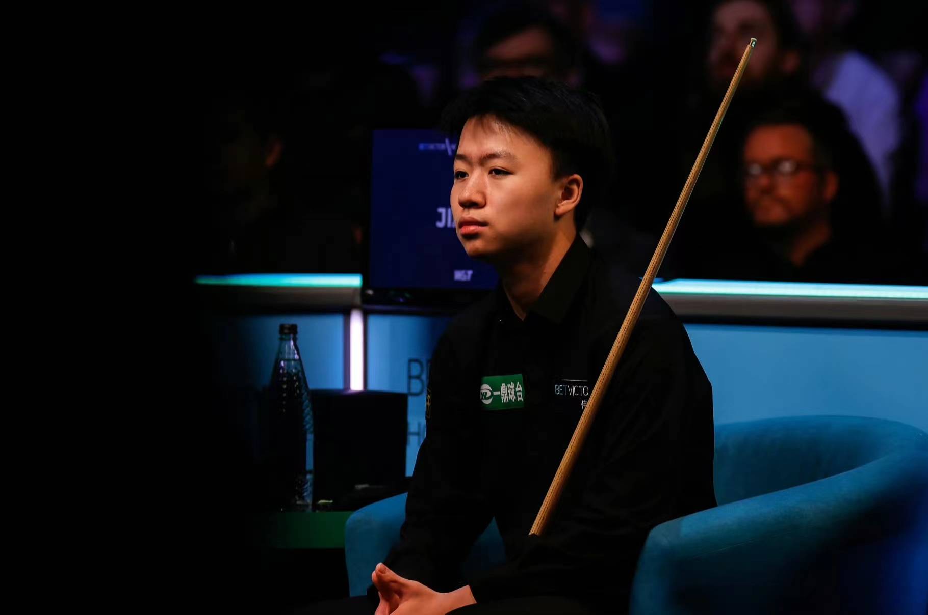 斯诺克世锦赛战报10日赛程中国大获全胜颜丙涛师弟巩晨智登场