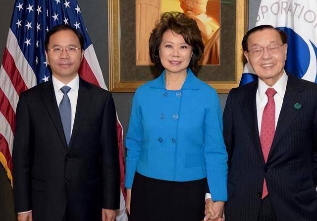 美国内阁首位华裔,里根敬重,三名总统邀她任职