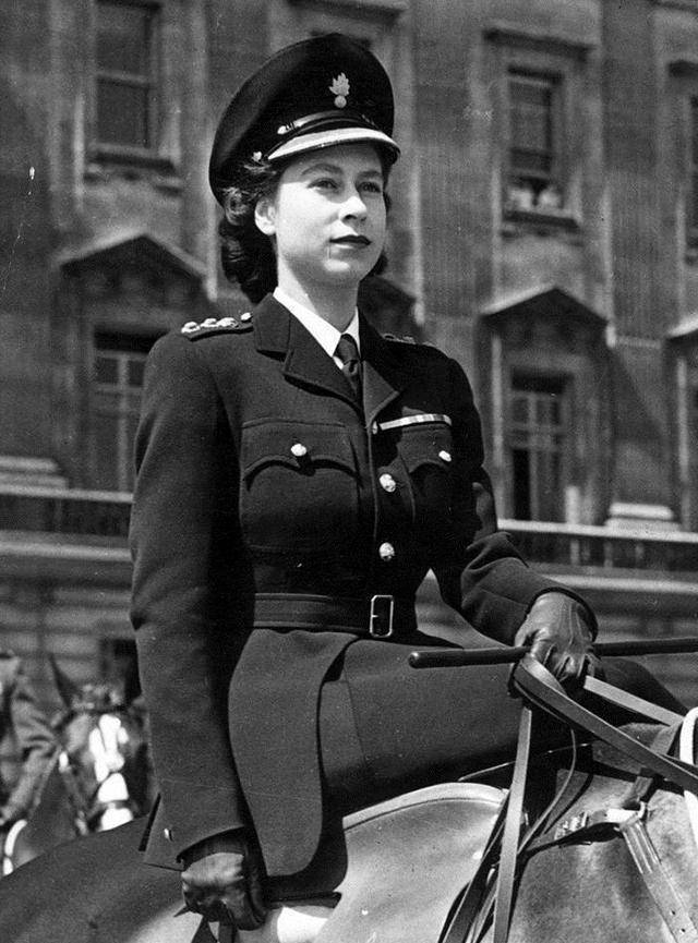 这位传奇女性至今在位66年,已熬过12位美国总统_伊丽莎白_菲利普_女王