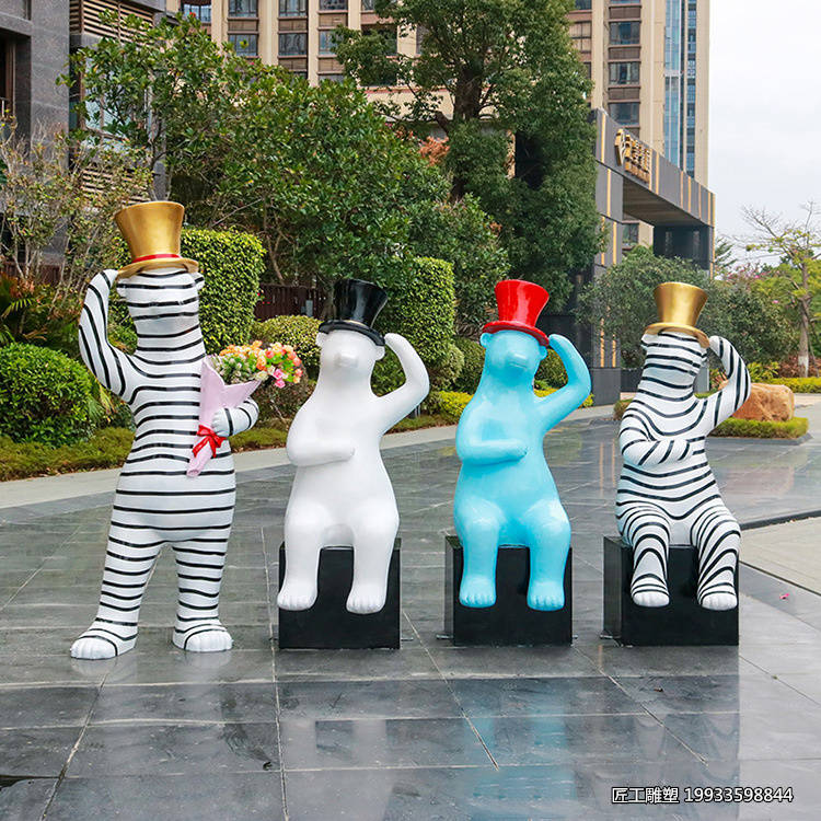 玻璃钢卡通礼帽熊雕塑 商业街广场景观摆件