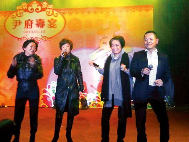 岁闯荡江湖,黑帮大哥背后的女人,澳门真正的大姐大_赌场_吴伟和_夫妻