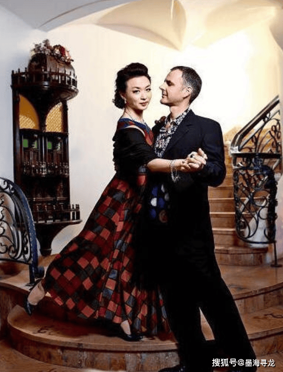 原创金星离婚18年再复婚卡点1314晒结婚证身份证性别引网友热议