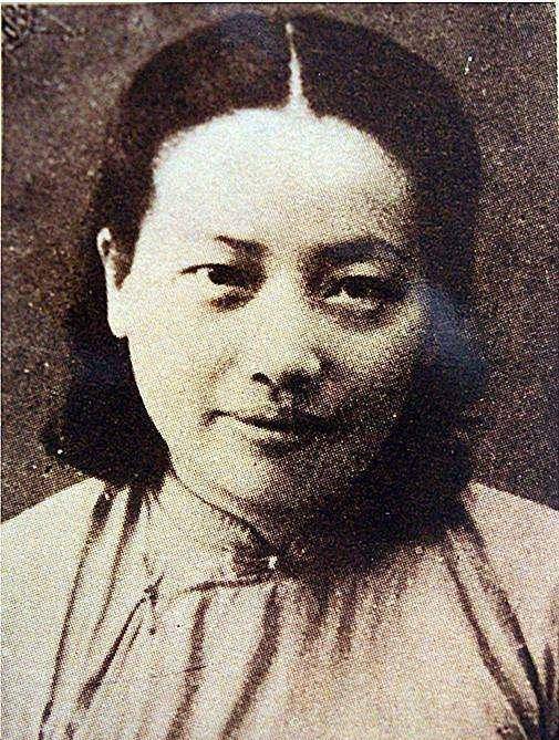 原配孙荃苦守郁达夫58年新婚夜的3个细节早已预兆两人结局