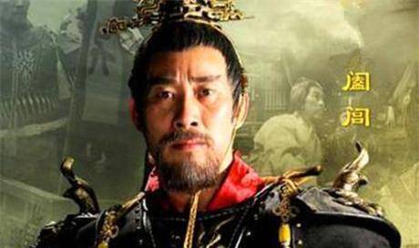 吃饭时父王给公主夹了半条鱼公主却因受辱而拔剑自刎