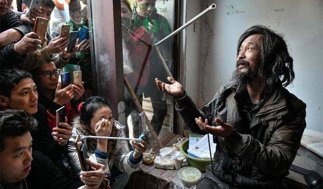 大喜哥走了,沈先生"疯了":成就与摧毁他们的,则