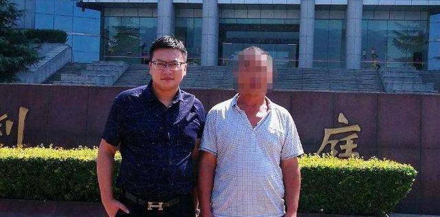 此后,越来越多当年被张清林教授过的学生坦然的说出来自己被老师殴打