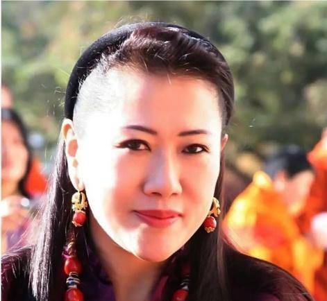 原创雪山之巅美女多39岁不丹公主是哈佛高材生容貌和气质盖过王后