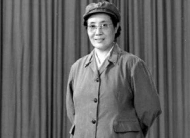 原创1980年黄永胜被公审两天后妻子项辉方致信中央提出四点要求