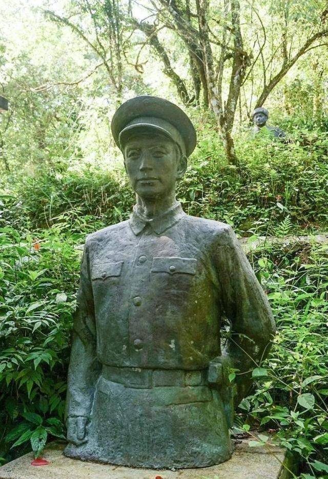 孙中山口中的优秀将领,小小年纪成为总指挥,未婚妻50年才知牺牲_卢德