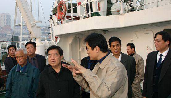 之后的90年代中期,宋宝瑞带领工厂继续前行,使工厂焕发了新的生命力.