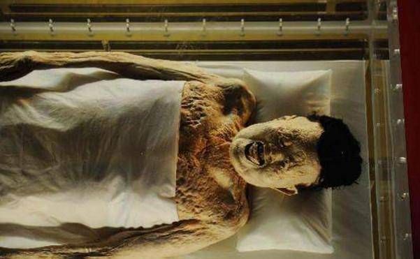 马王堆汉墓出土了一个特别的文物,保存方法让人意想不到_辛追夫人