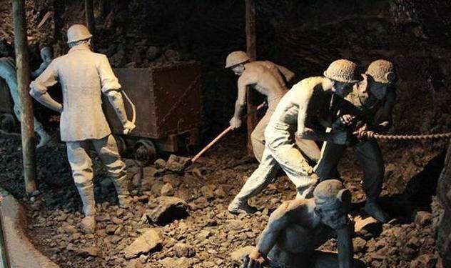 山西一山洞里面尸体成堆骸骨遍地考古专家说出一段残酷的历史