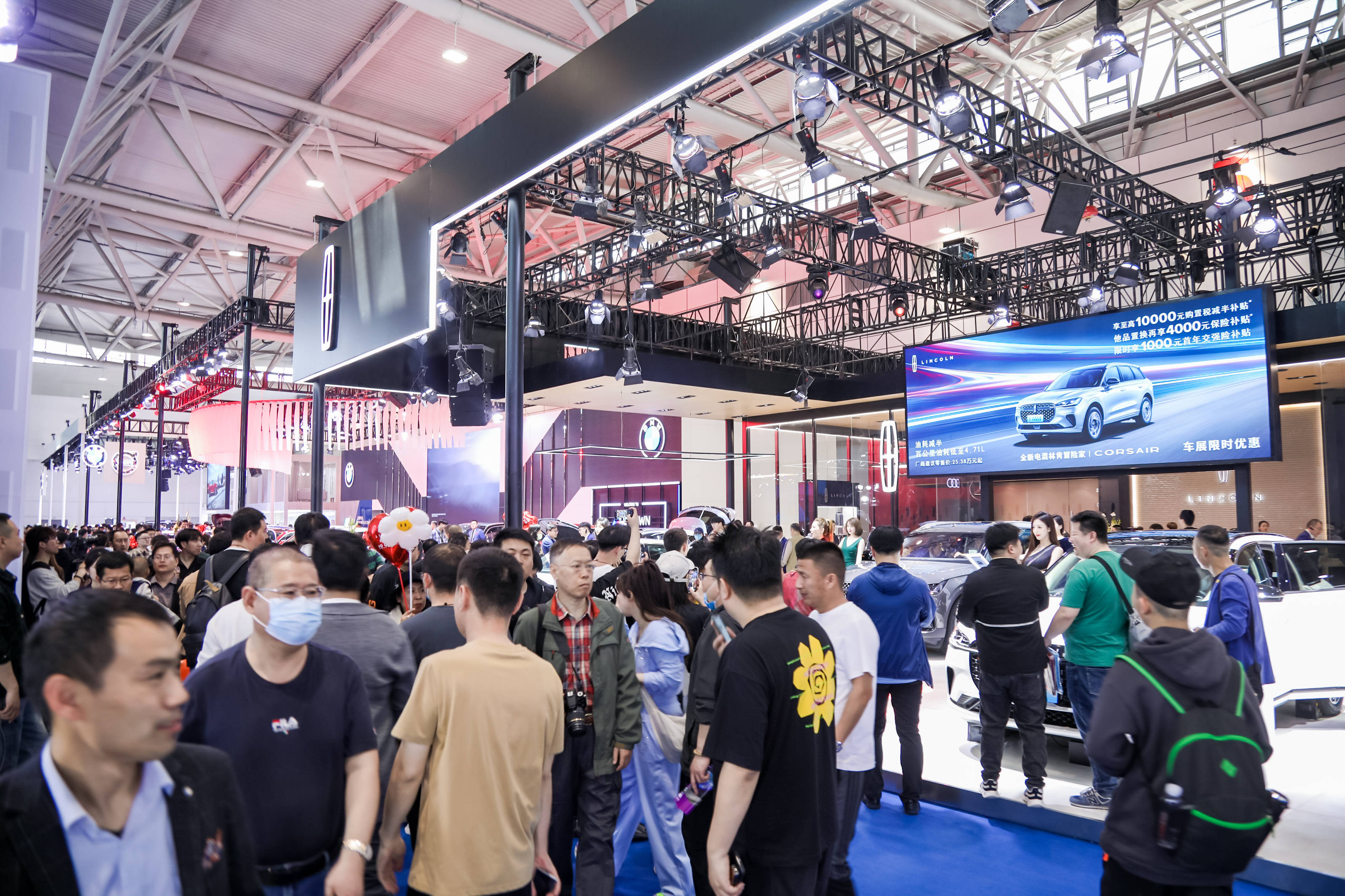 推动以旧换新政策 助力山东汽车消费 2024齐鲁国际车展(春季)今日开幕