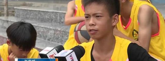 14岁受邀中国职业篮球联赛,nba巨星库里为他点赞_张家城_父母_cba