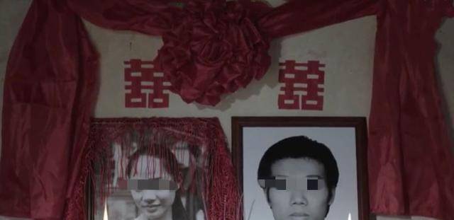 这个"阴婚"啊,跟阳间的婚礼很像,男方家也是要出一定的"彩礼"的,在