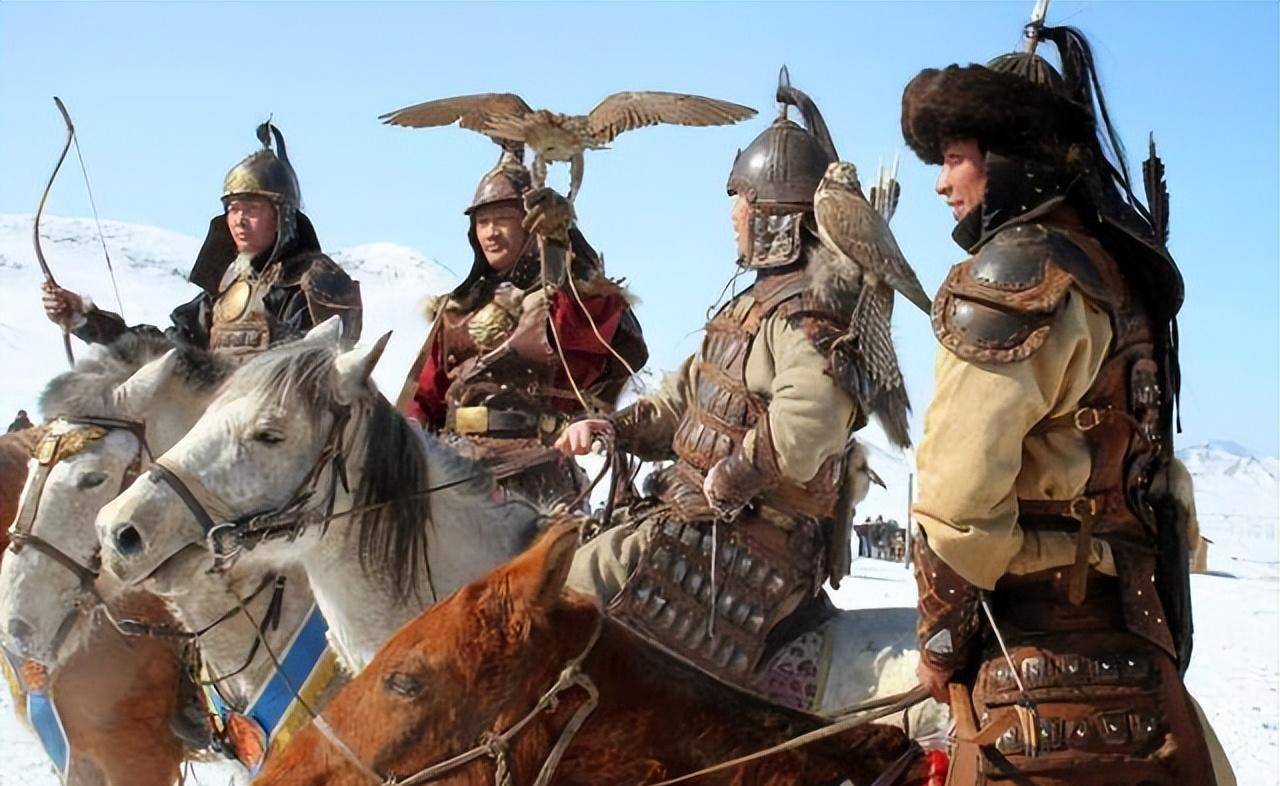 蒙古帝国在成吉思汗和忽必烈时期达到了巅峰,但随着帝国的扩张,内部