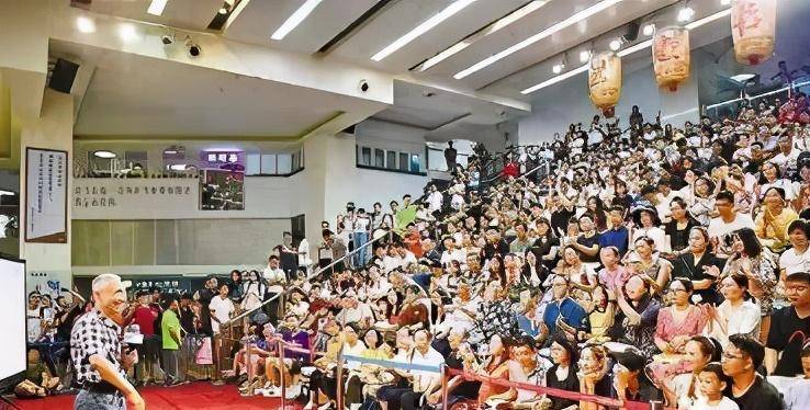 斯文教授爆红狂捞金1000万称不怕被骂人民日报红得有理