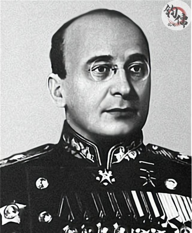 然而就在所有人都认为贝利亚将正式接替马林科夫的时