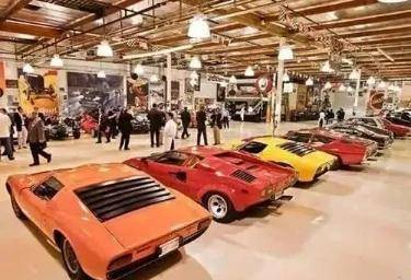 原创迪拜王子价值5亿的跑车自己不舍得开却借给偶像成龙拍电影