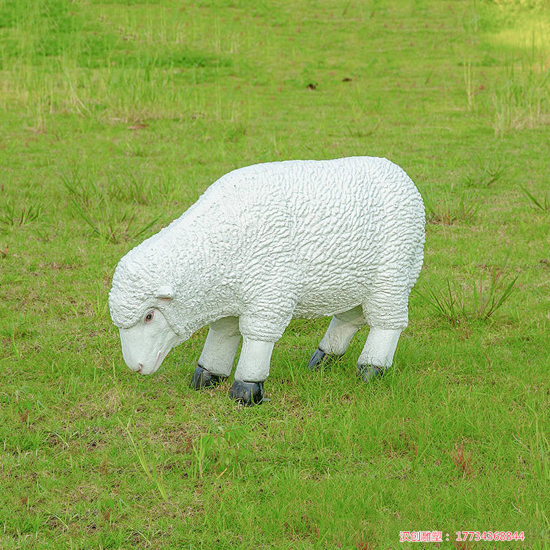 玻璃钢仿真绵羊雕塑 公园草坪动物园林景观摆件