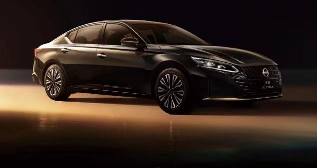 日产天籁黑金版上市,专属设计/售19.12万元