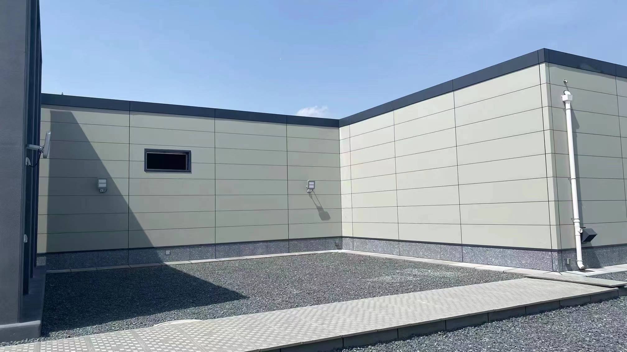 钢结构厂房纤维水泥外墙挂板免漆工艺